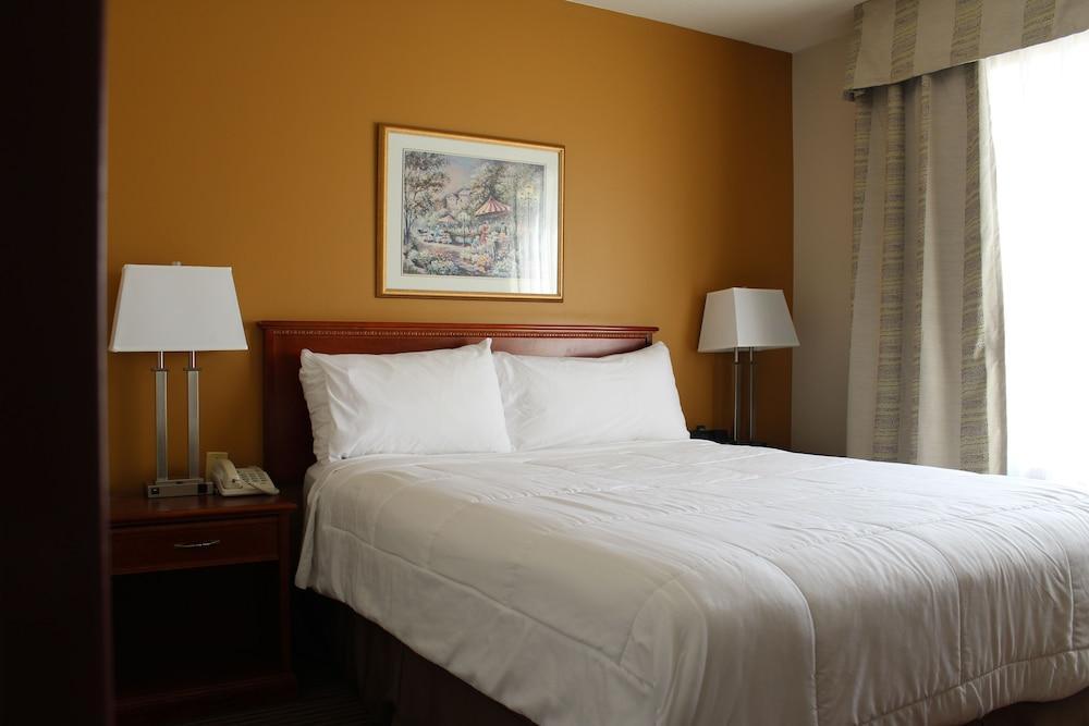 Foxwood Inn And Suites Fox Creek Buitenkant foto