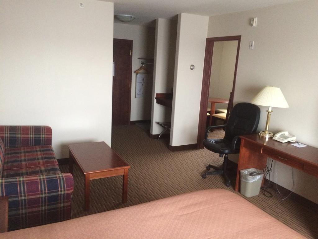 Foxwood Inn And Suites Fox Creek Kamer foto