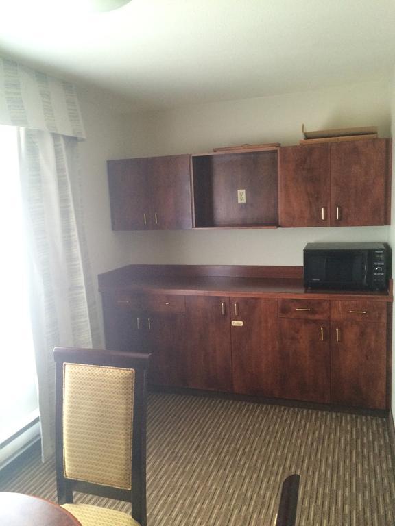 Foxwood Inn And Suites Fox Creek Kamer foto